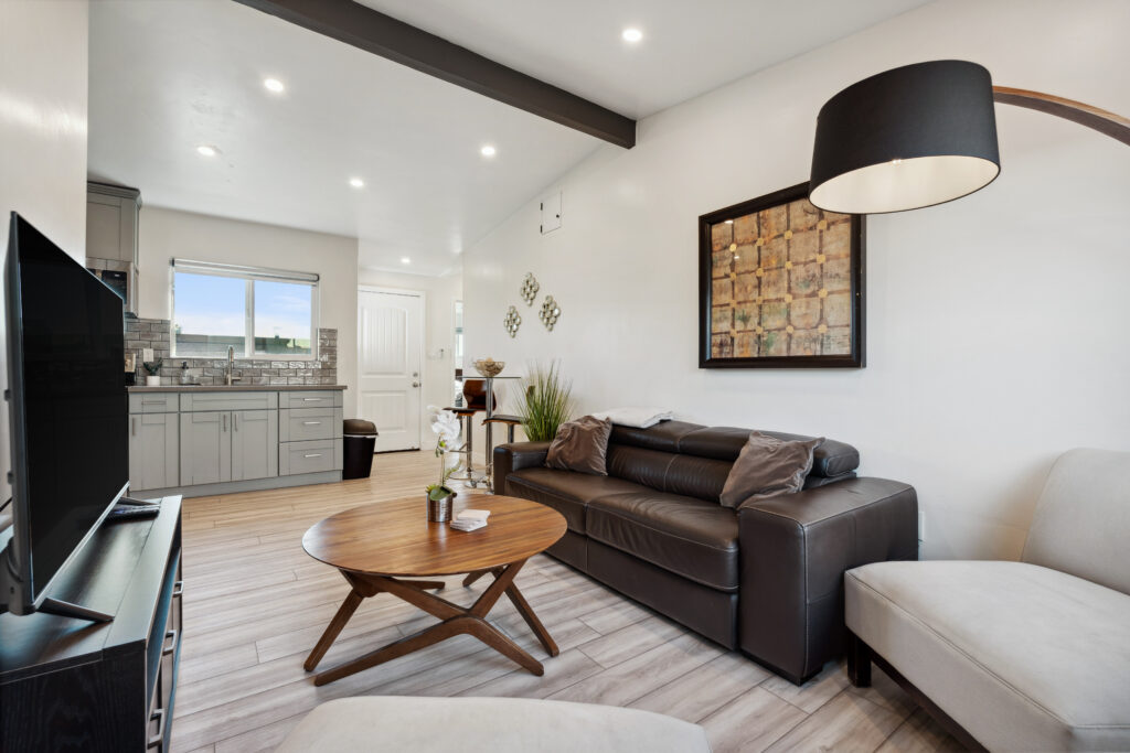 010_327 L St Middle Unit_HIGH RES_20250324